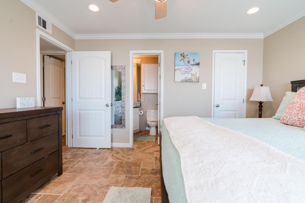 Steps To Pool And Beachamazing Views From Two Balconies Galveston Esterno foto